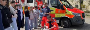 Rettungswagen zu Besuch bei der Klasse 6a