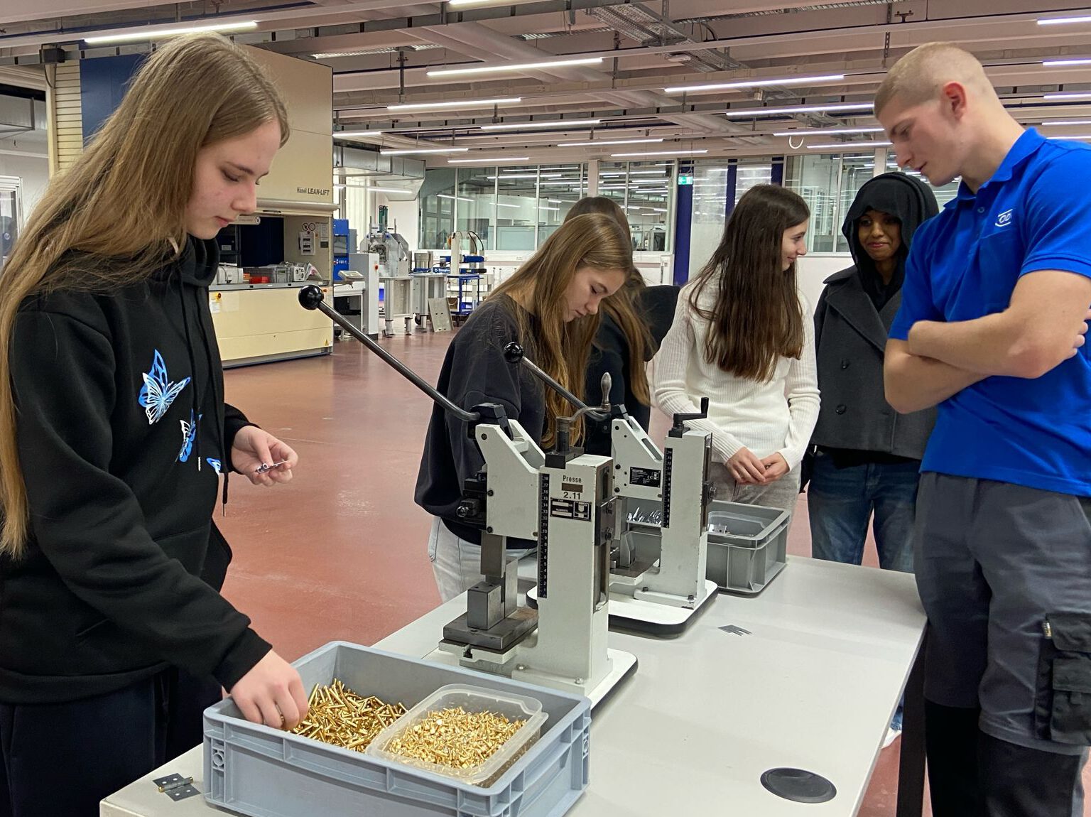 Du betrachtest gerade Betriebserkundung der 7. Klassen bei ODU in Mühldorf