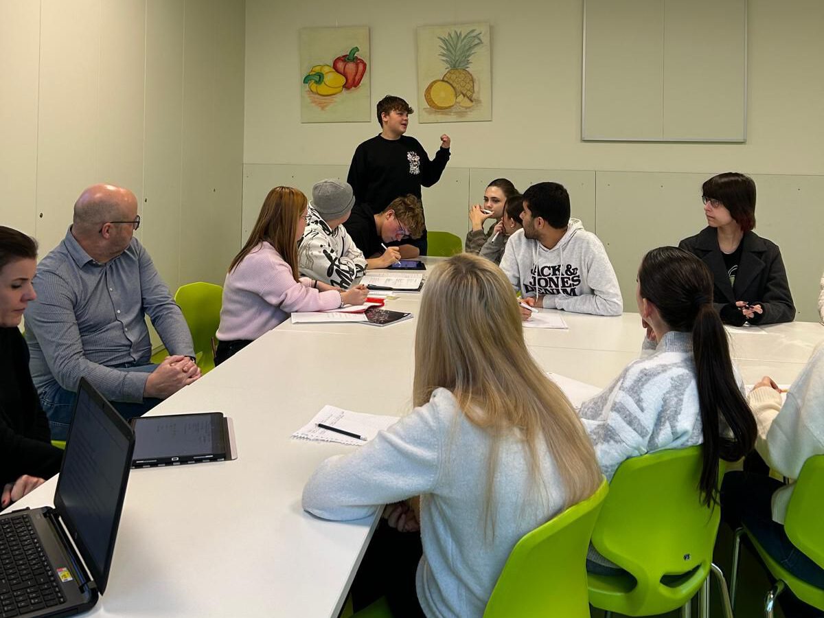 Du betrachtest gerade Erstes Schülerparlament an der Mittelschule