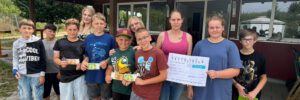 Klasse FTK spendet 300 Euro an das Tierheim!